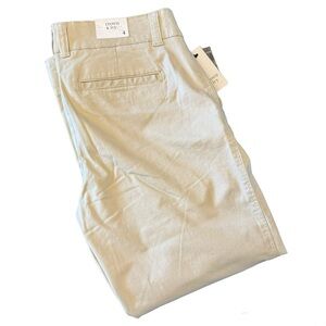 Crown & Ivy Womens Crop Capri Pants Flat Front Stretch Cotton Beige NWT Size 4
